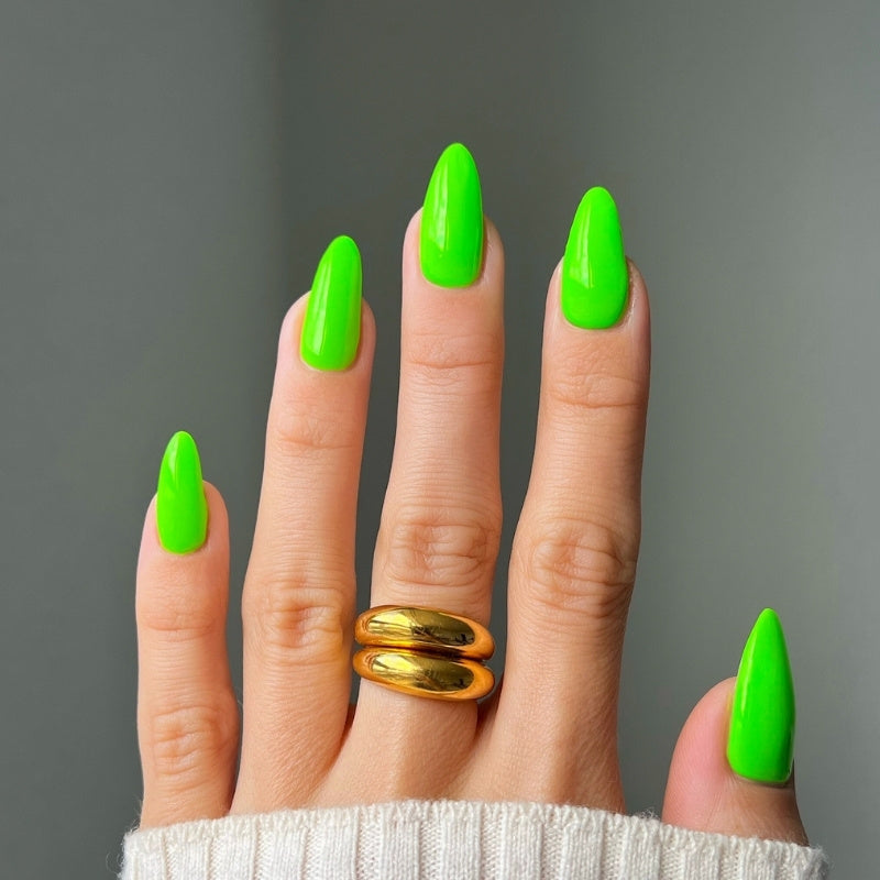 DND Diva #190 Tokyo Tea – nail swatch