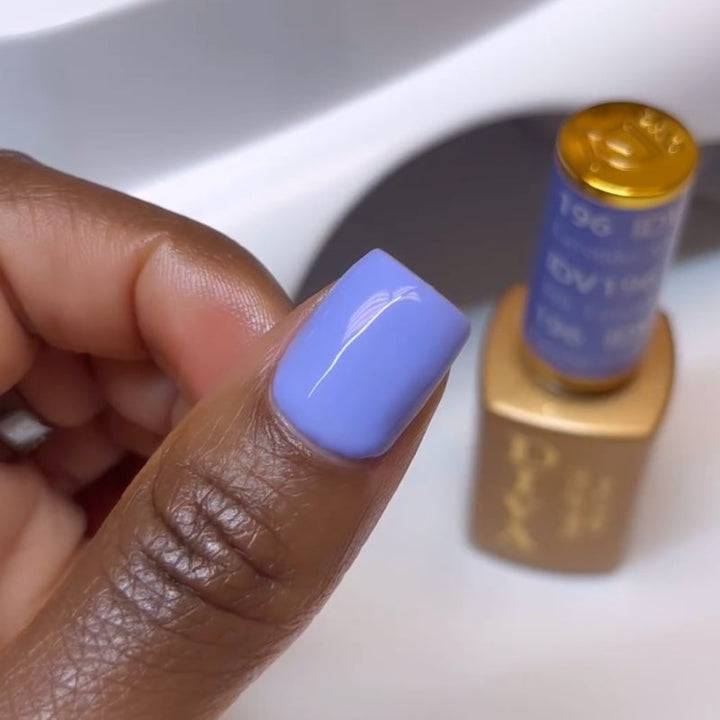 DND Diva #196 Lavender Silk – nail swatch 3