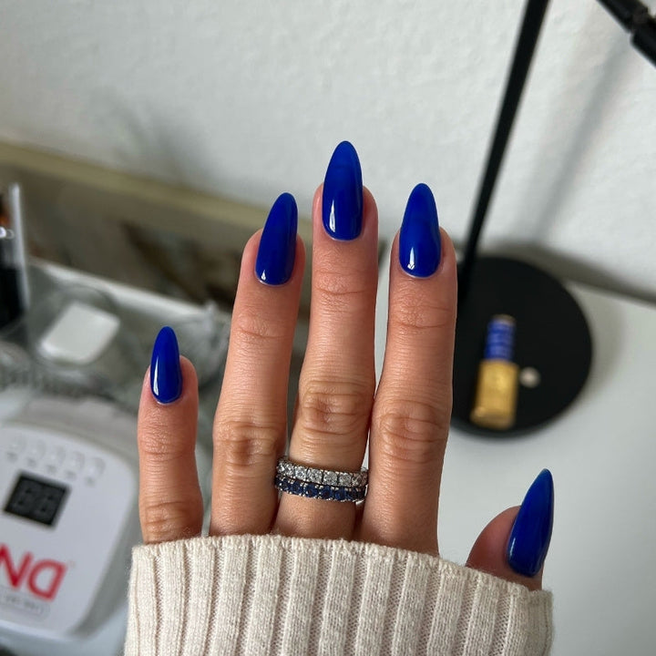 DND Diva #199 Call Me Your Highness – nail swatch 2