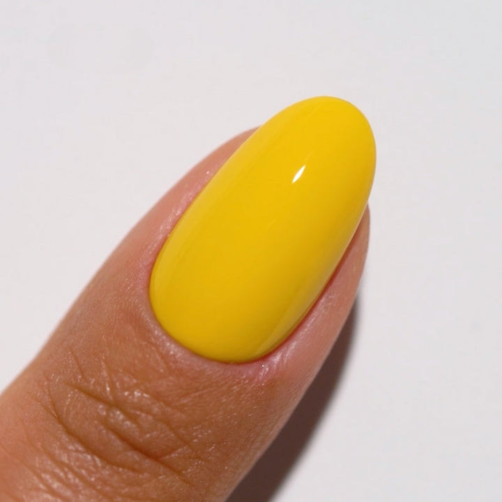 DND Diva #203 Mimosa – nail swatch