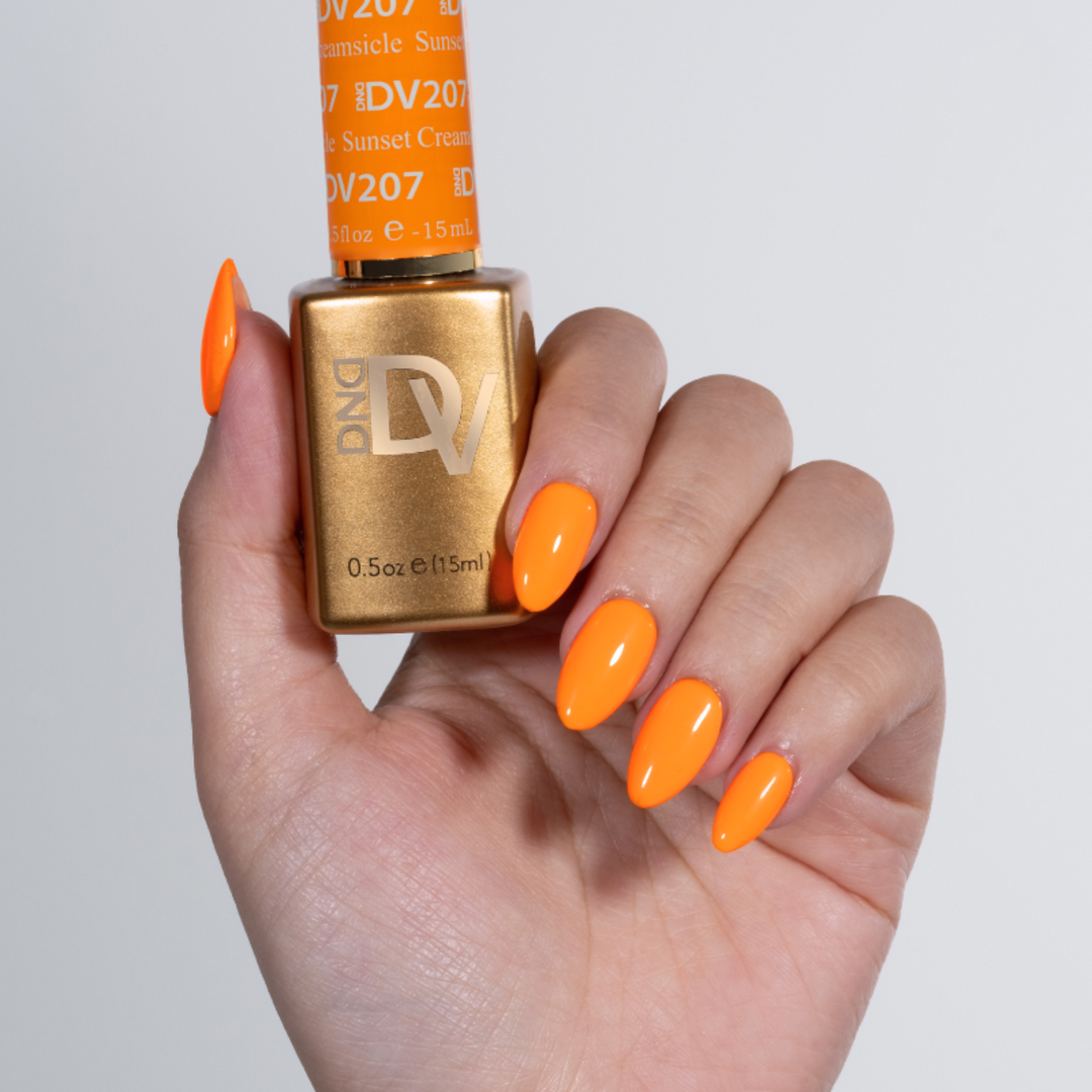 DND Diva #207 Sunset Creamsicle – nail swatch