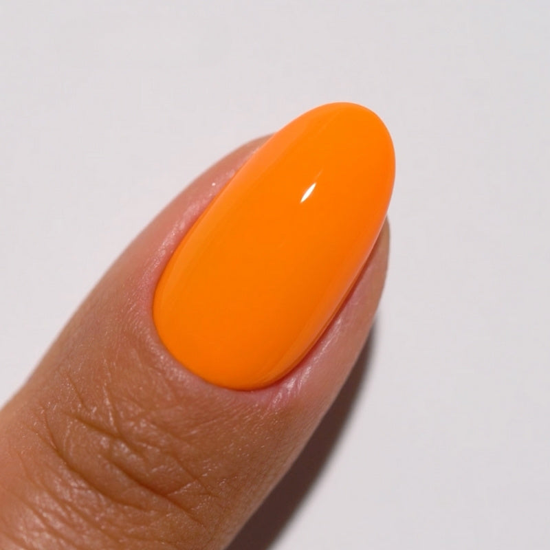 DND Diva #208 Perfect Orange – nail swatch 2