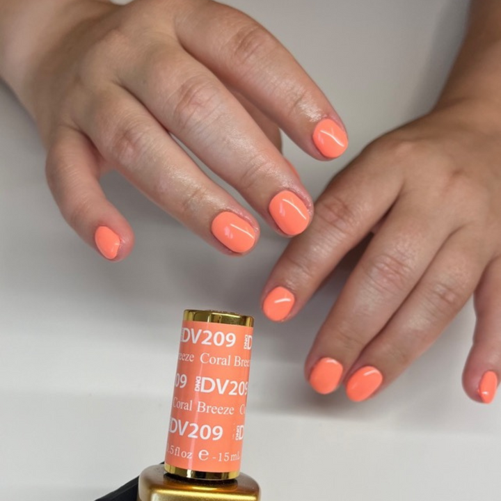 DND Diva #209 Coral Breeze – nail swatch
