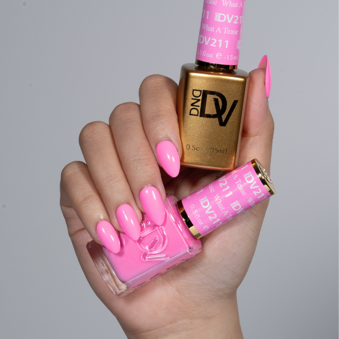 DND Diva #211 What a Tease – nail swatch 2