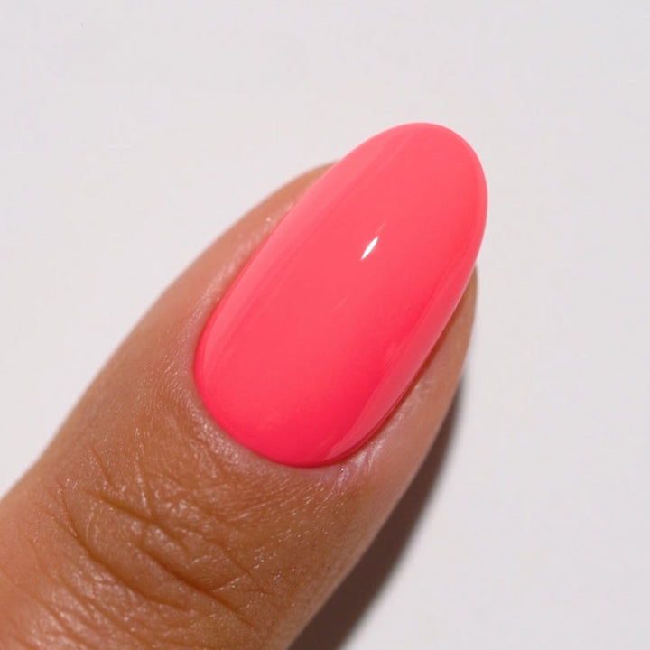 DND Diva #212 Sour Bubblegum – nail swatch 4