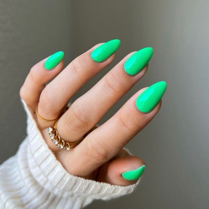 DND Diva #221 Aloha! – nail swatch 7