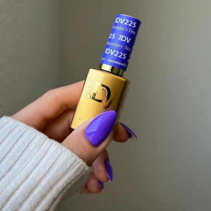 DND Diva #225 Scorpio's Discovery – nail swatch 3
