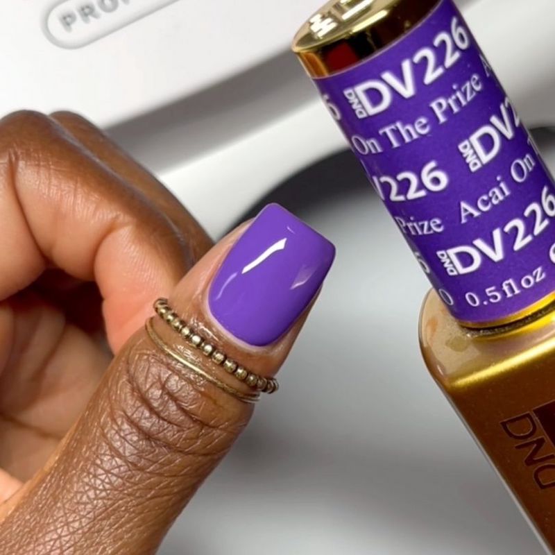 DND Diva #226 Acai on the Prize – nail swatch