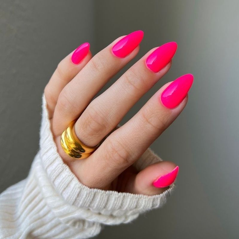 DND Diva #230 Strawberry Margarita – nail swatch 2