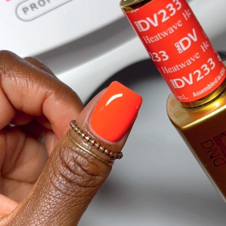 DND Diva #233 Heatwave – nail swatch 3