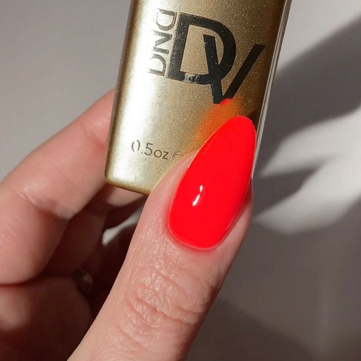 DND Diva #234 Jellyfish Candy – nail swatch 6