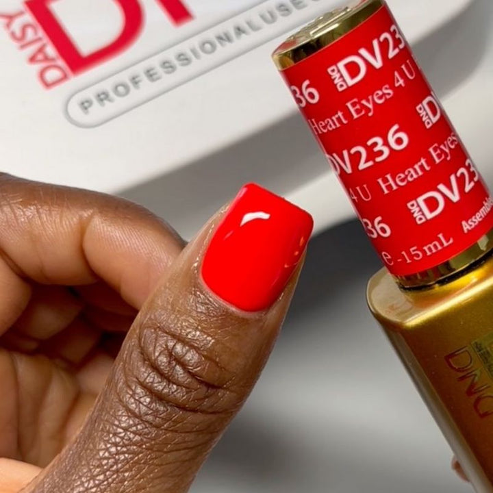 DND Diva #236 Heart Eyes 4 U – nail swatch 4