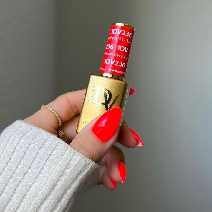 DND Diva #236 Heart Eyes 4 U – nail swatch 3