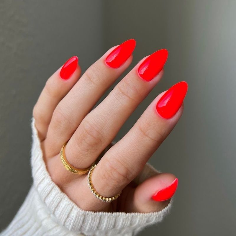 DND Diva #236 Heart Eyes 4 U – nail swatch 2