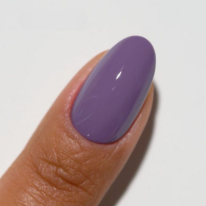 DND Diva #237 Detective Mauve – nail swatch
