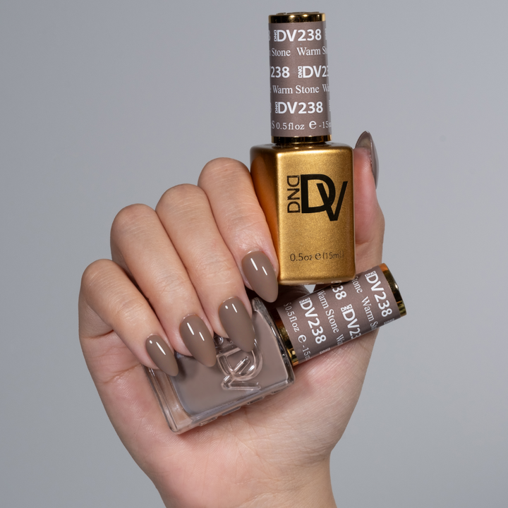 DND Diva #238 Warm Stone – nail swatch 4
