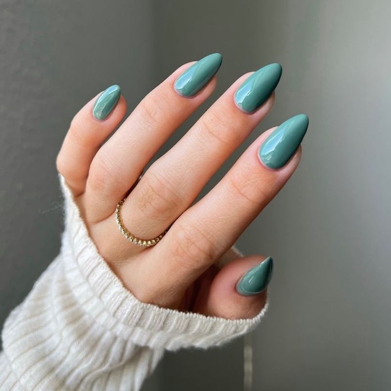 DND Diva #241 Wild Sage – nail swatch 3