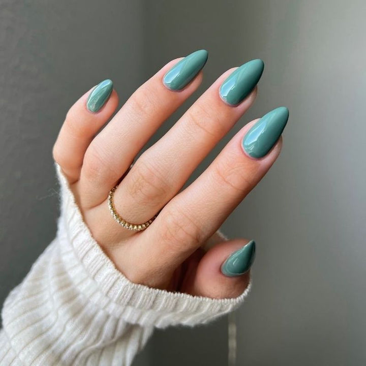 DND Diva #241 Wild Sage – nail swatch 3
