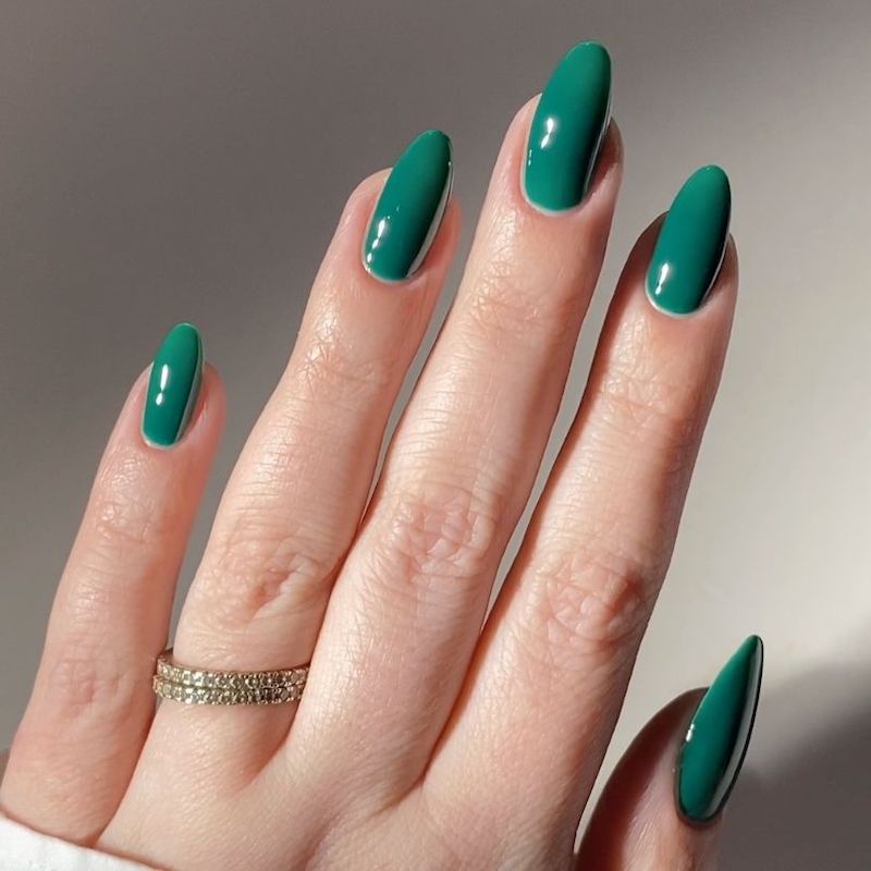 DND Diva #244 Emerald Meadow – nail swatch 8