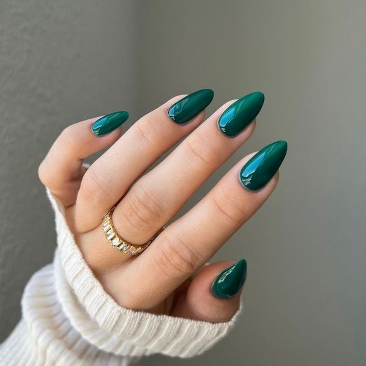 DND Diva #244 Emerald Meadow – nail swatch 6