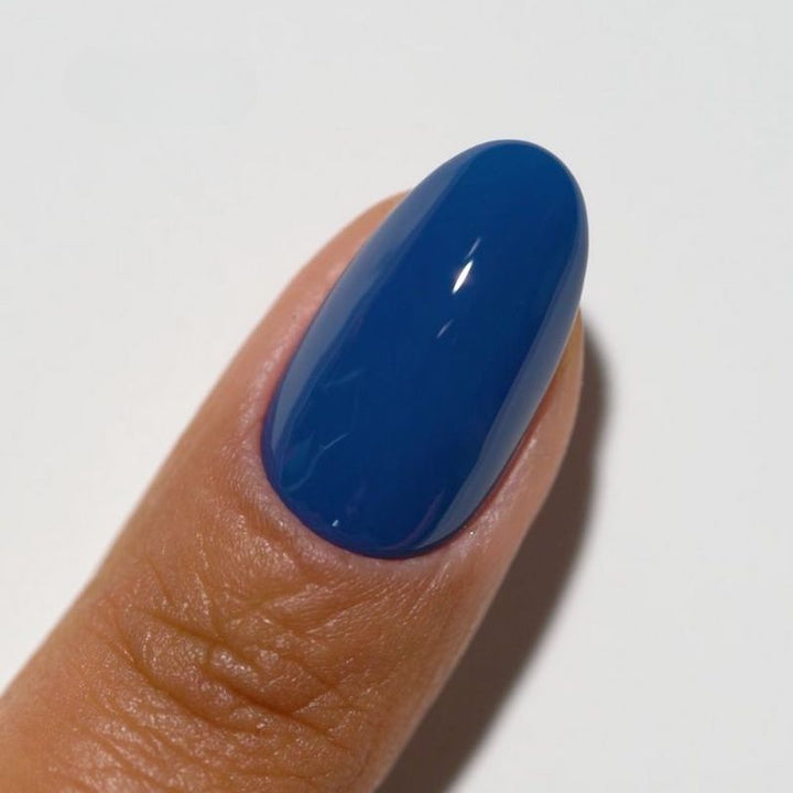 DND Diva #246 Blue Lagoon – nail swatch