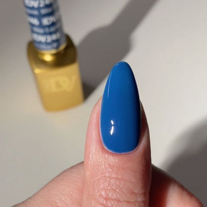 DND Diva #246 Blue Lagoon – nail swatch 8