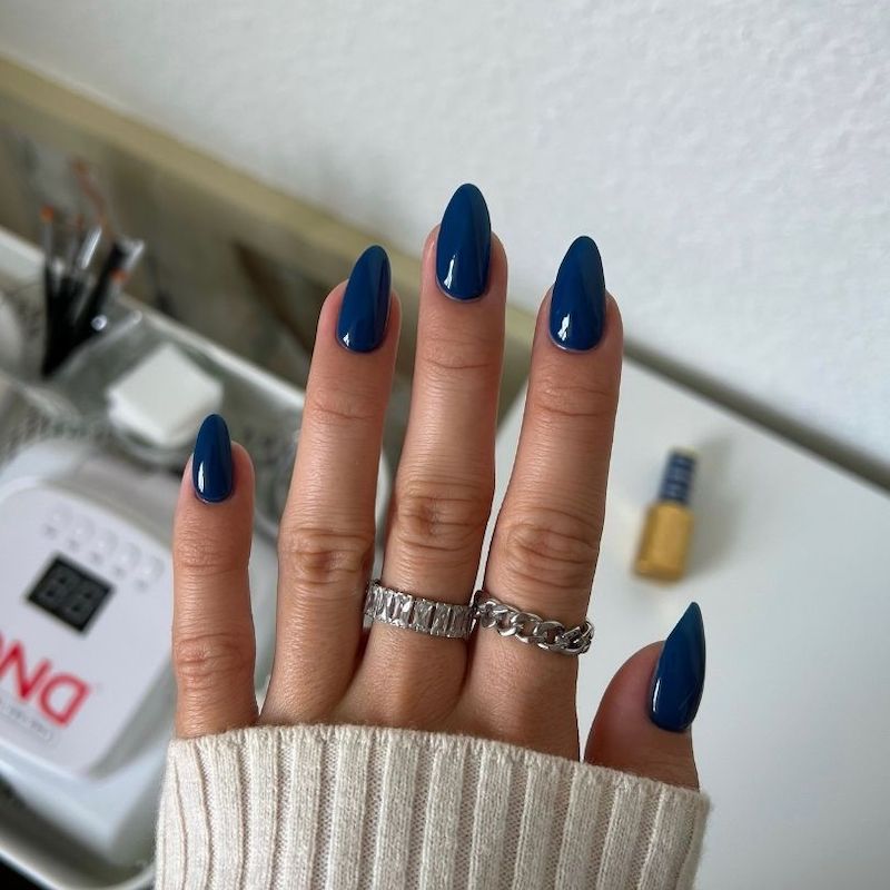 DND Diva #246 Blue Lagoon – nail swatch 2