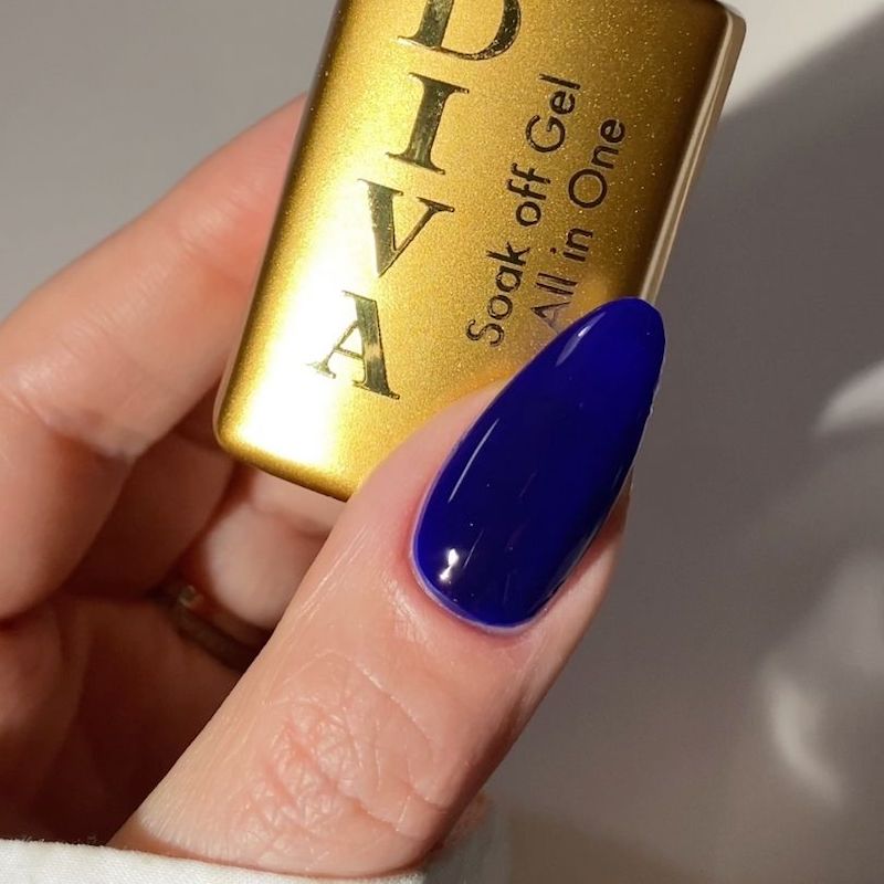 DND Diva #247 Jelly Marine – nail swatch 3
