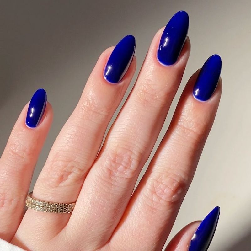 DND Diva #247 Jelly Marine – nail swatch 5