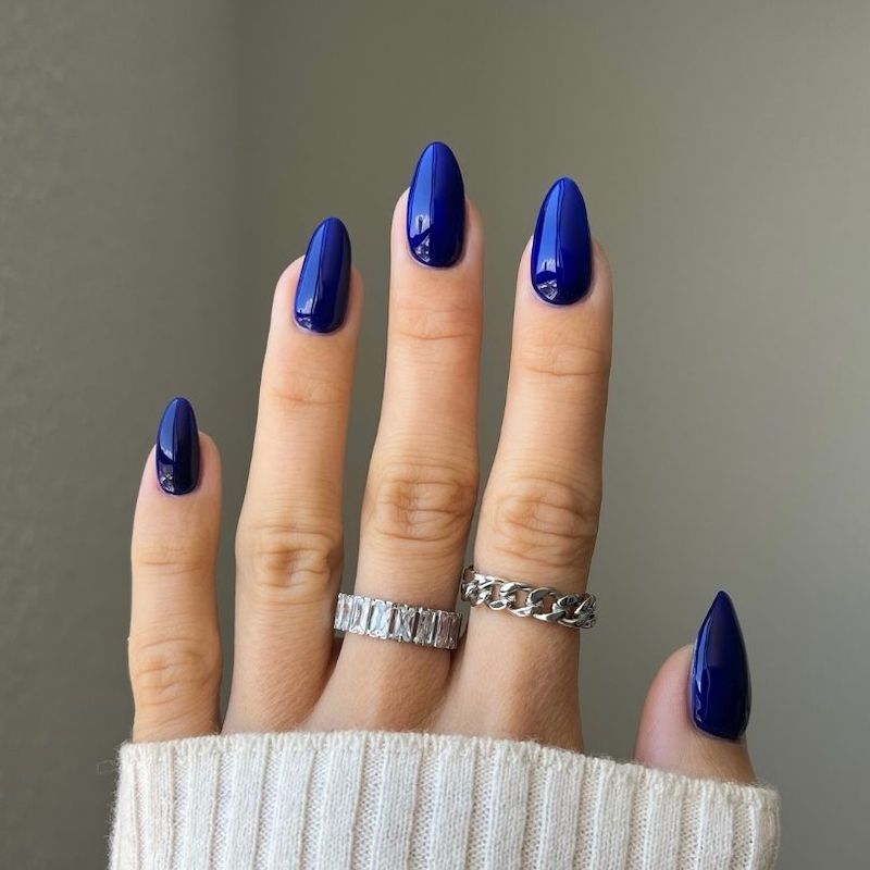 DND Diva #247 Jelly Marine – nail swatch 7