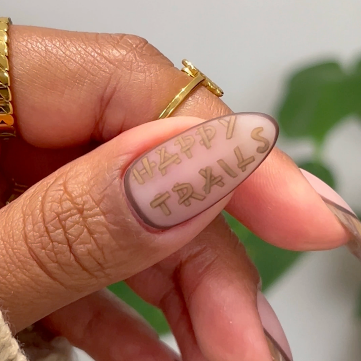DND Diva #266 Nude Mocha – nail art