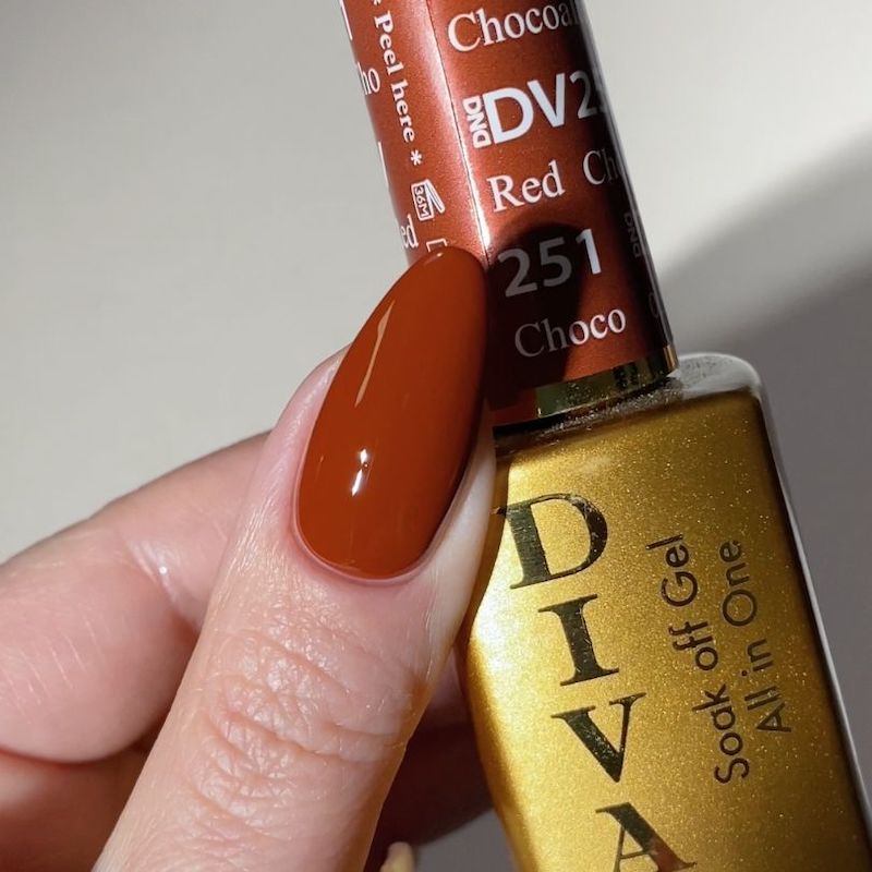 DND Diva #251 Chocolate Red – nail swatch 7
