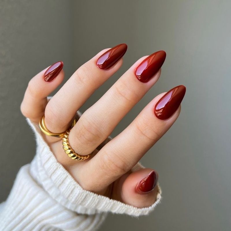 DND Diva #251 Chocolate Red – nail swatch 2