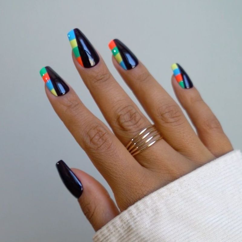 DND Diva #254 Vampire's Kiss – nail art 2