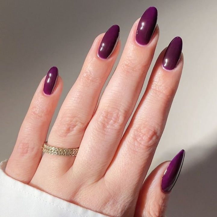DND Diva #254 Vampire's Kiss – nail swatch 6