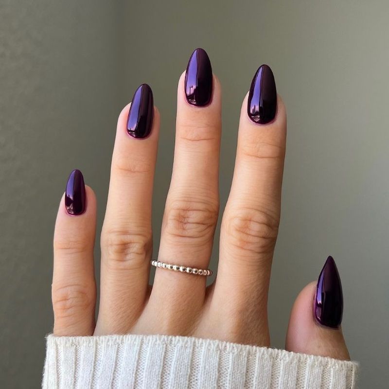 DND Diva #254 Vampire's Kiss – nail swatch