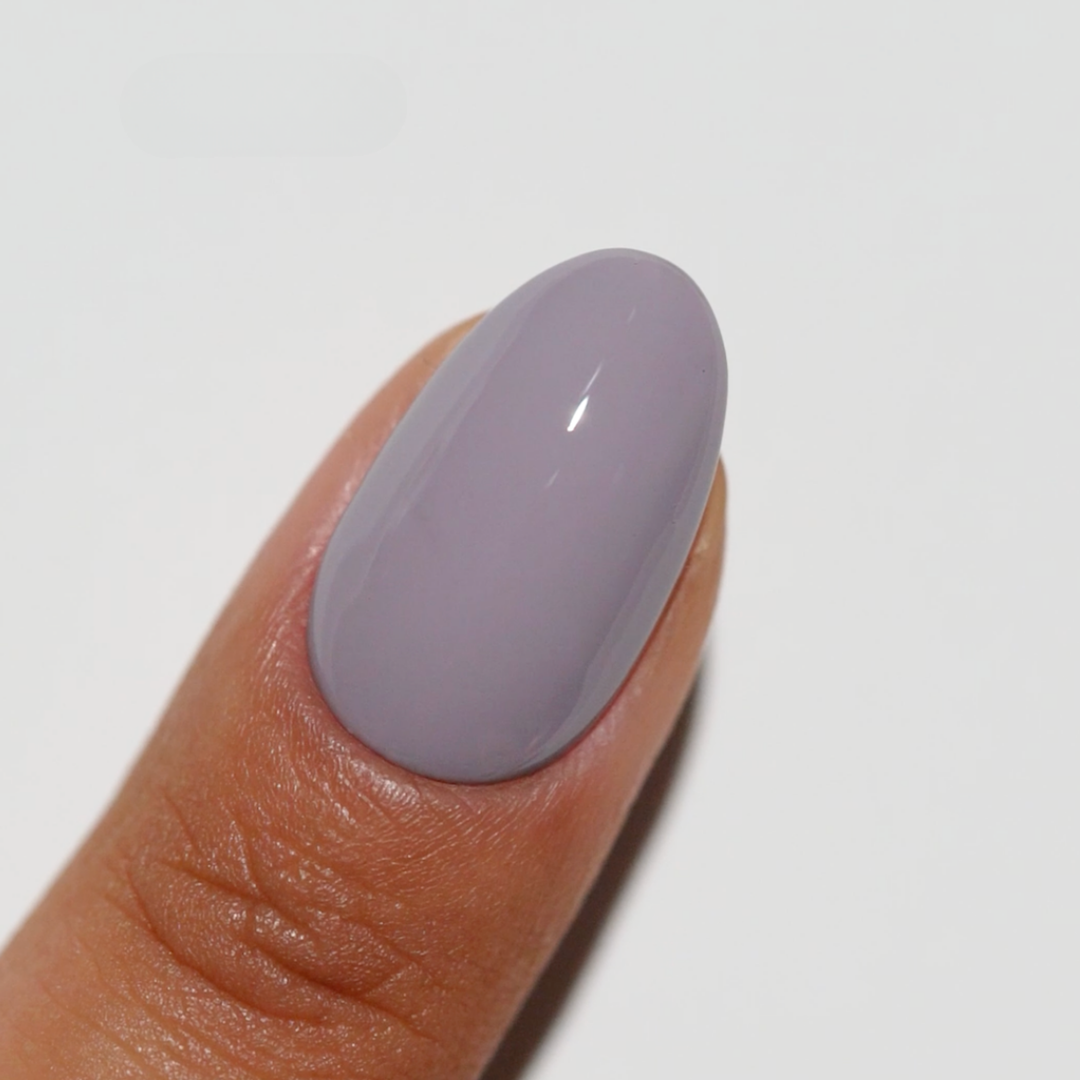 DND Diva #256 Pale Pebble – nail swatch