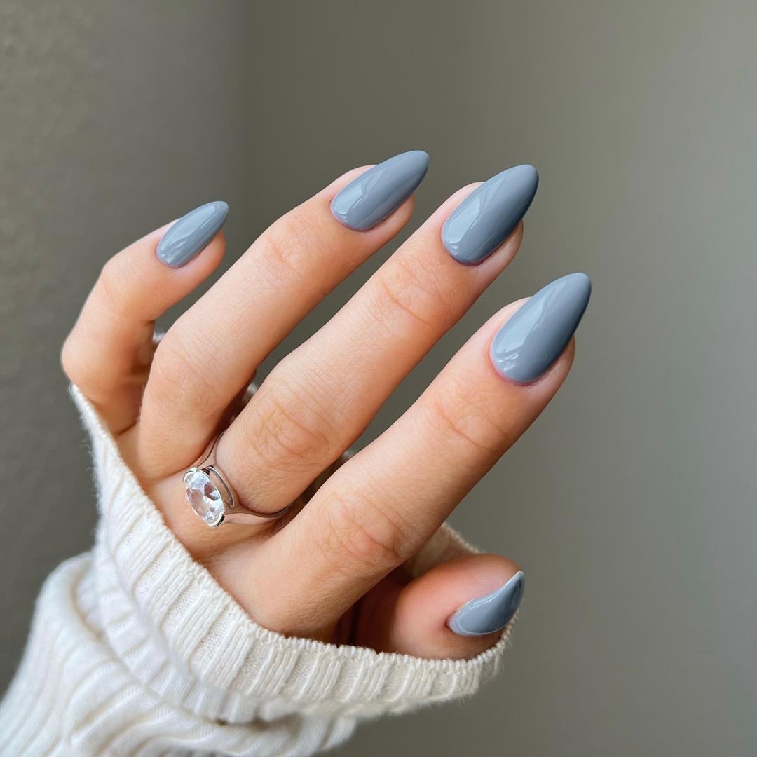 DND Diva #259 Airy Daze – nail swatch 3