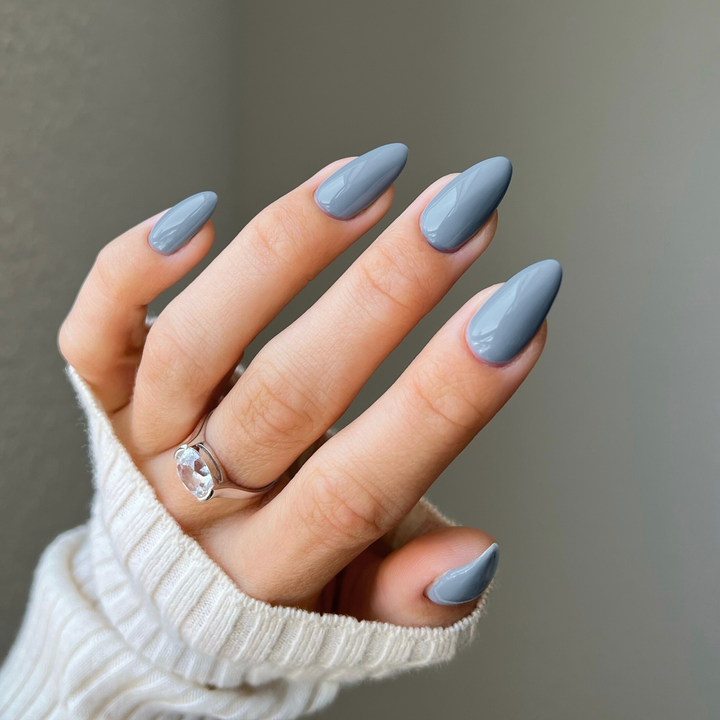 DND Diva #259 Airy Daze – nail swatch 3