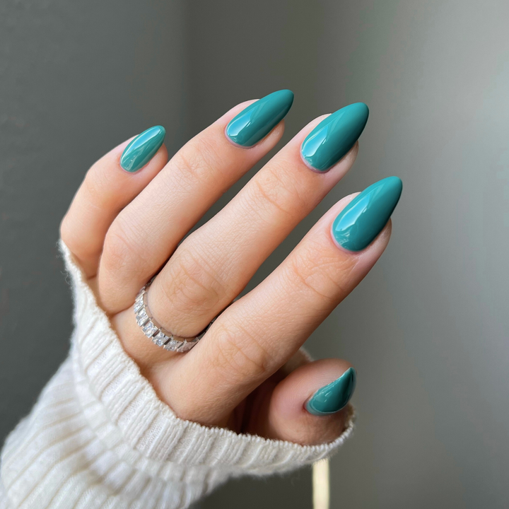 DND Diva #262 Seafoam Serenade – nail swatch 4