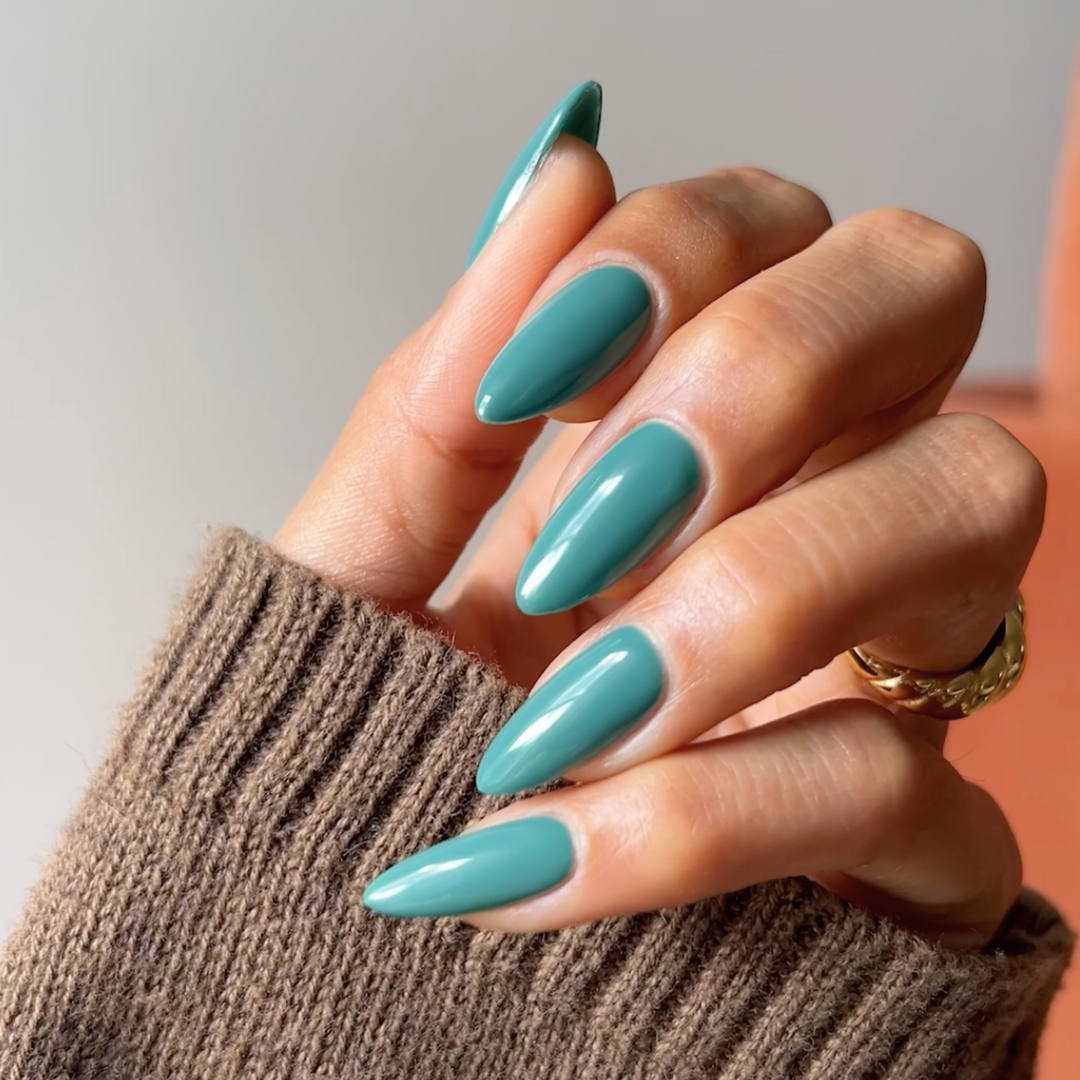 DND Diva #262 Seafoam Serenade – nail swatch 5
