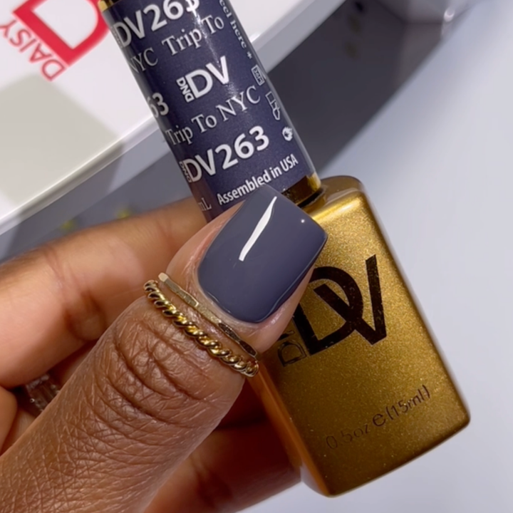 DND Diva #263 Trip To NYC – nail swatch 5