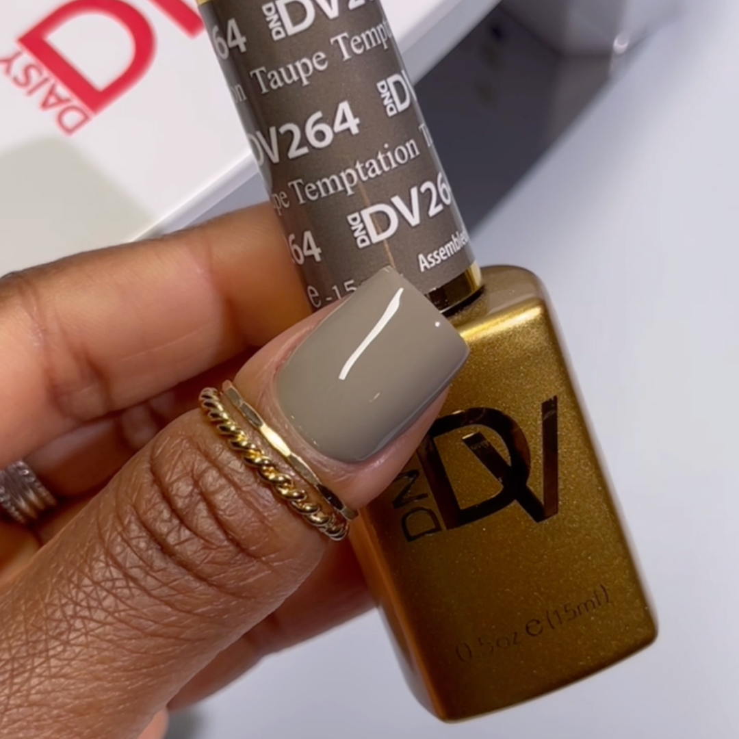 DND Diva #264 Taupe Temptation – nail swatch