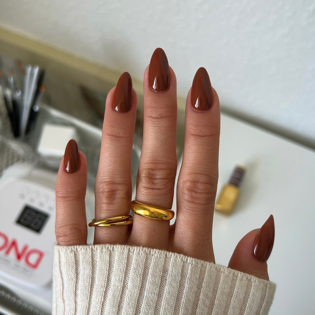 DND Diva #271 Western Cedar – nail swatch