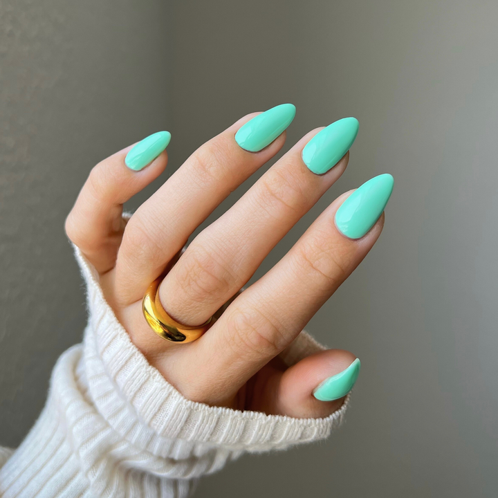 DND Diva #273 Sound of Rain – nail swatch 3