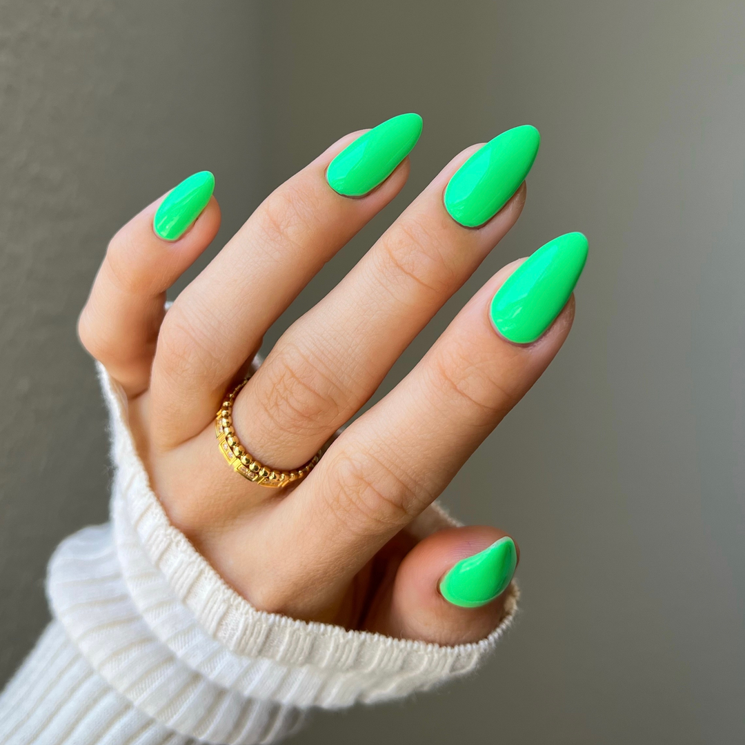 DND Diva #274 Mint Julep – nail swatch 2