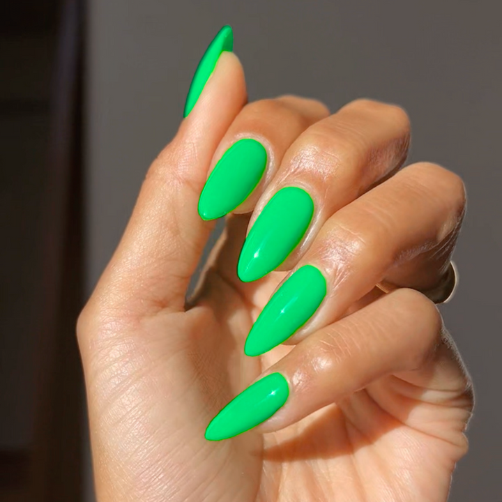 DND Diva #275 Botanical Bliss – nail swatch 2