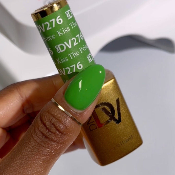 DND Diva #276 Kiss The Prince – nail swatch 2