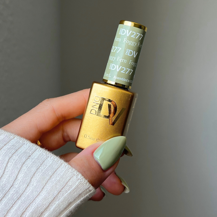 DND Diva #277 Foggy Fern – nail swatch 4