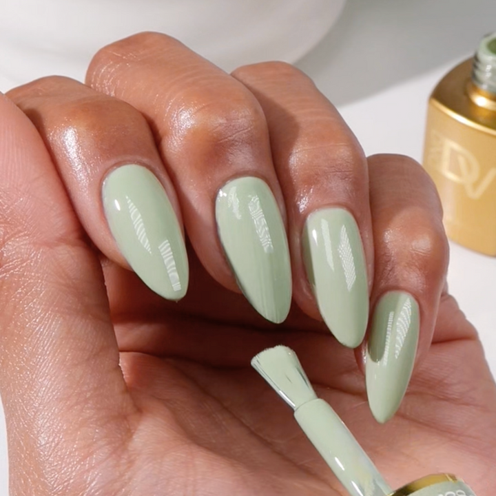 DND Diva #277 Foggy Fern – nail swatch 6